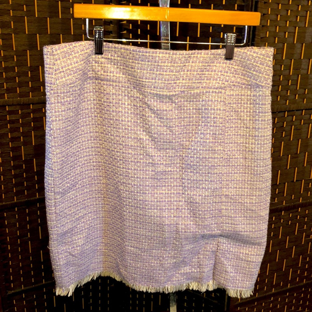 Carlucci Lilac and white skirt size 14.